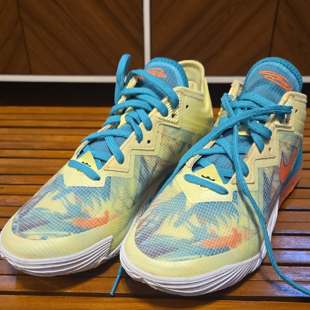 Nike LeBron 18 Low "LeBronold Palmer" sneakers
